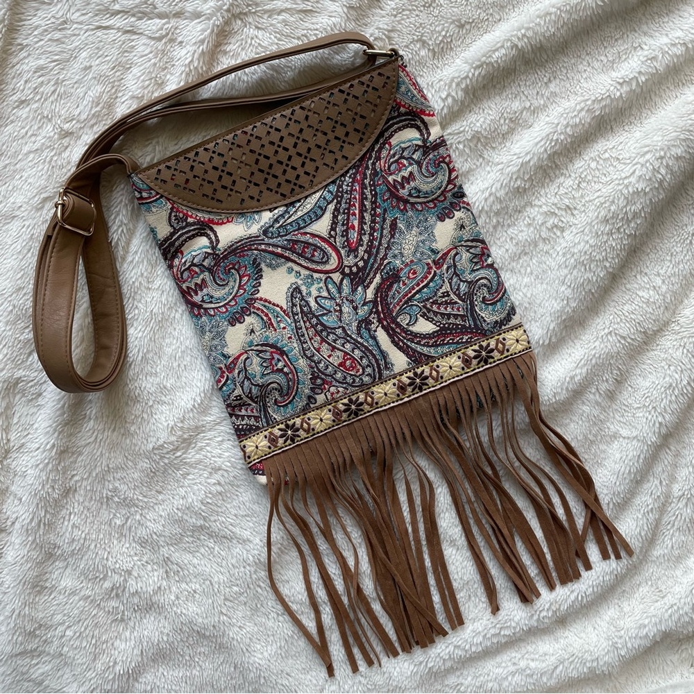 ❗️SALE❗️NWOT Suede Fringe with Paisley Design Crossbody Bag